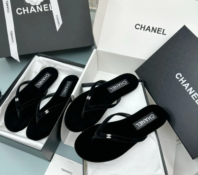 Chanel's latest velvet flip-flops best quality on sale brand copy shoes
