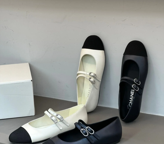 Top version 𝐂𝐇𝐀𝐍𝐄𝐋 Chanel Double-Belt Diamond Buckle Retro Mary Jean single flate shoes