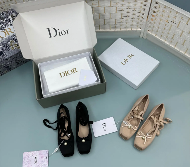 Top version 𝐂𝐡𝐫𝐢𝐬𝐭𝐢𝐚𝐧 𝐃𝐢𝐨𝐫 catwalk silk strap ballet shoes