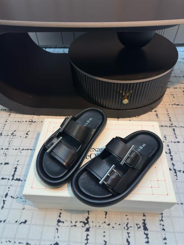1743489150 950 Alexander McQueen 2025 Beginning of the beginning of spring New