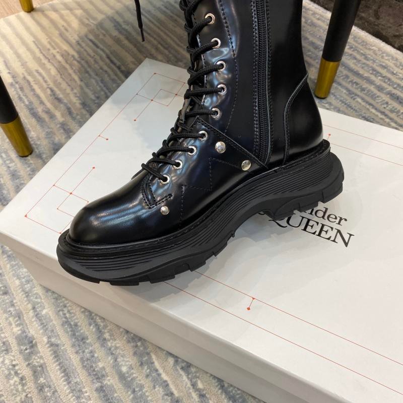 1743500922 683 Boots Alexander McQueen Black Rivet