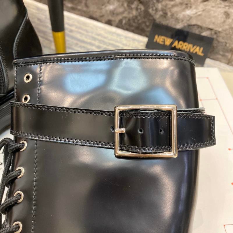 1743500922 731 Boots Alexander McQueen Black Rivet