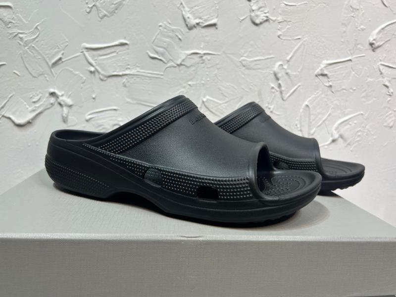 1743585558 428 BALENCIAGA SLIDE MENs collaborative sandals sandals