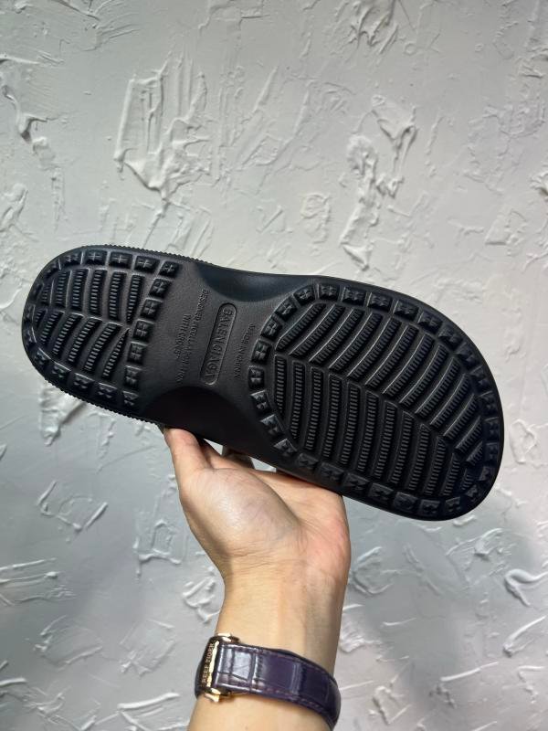 1743585560 225 BALENCIAGA SLIDE MENs collaborative sandals sandals