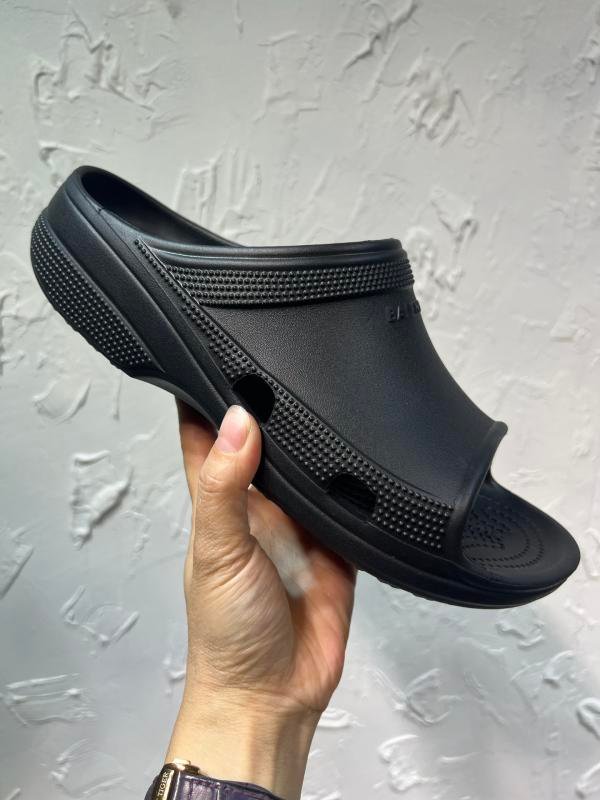 1743585560 305 BALENCIAGA SLIDE MENs collaborative sandals sandals