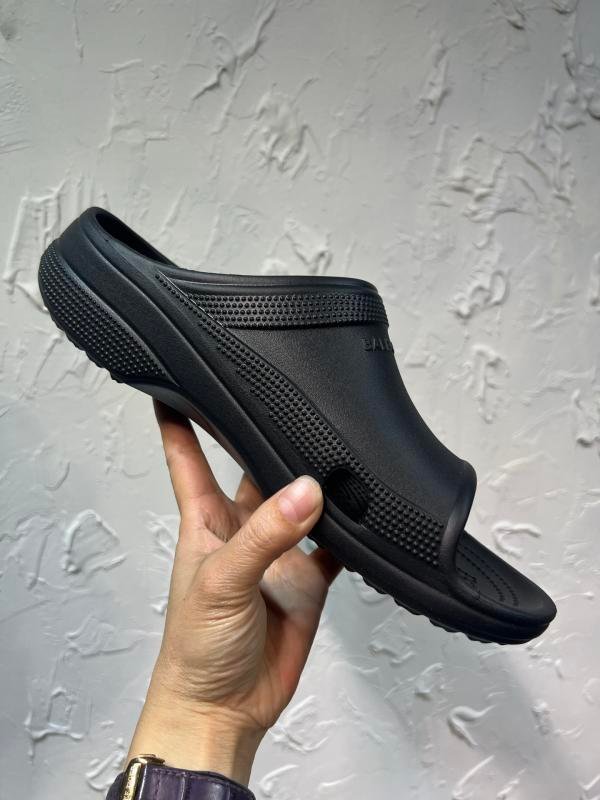 1743585560 516 BALENCIAGA SLIDE MENs collaborative sandals sandals