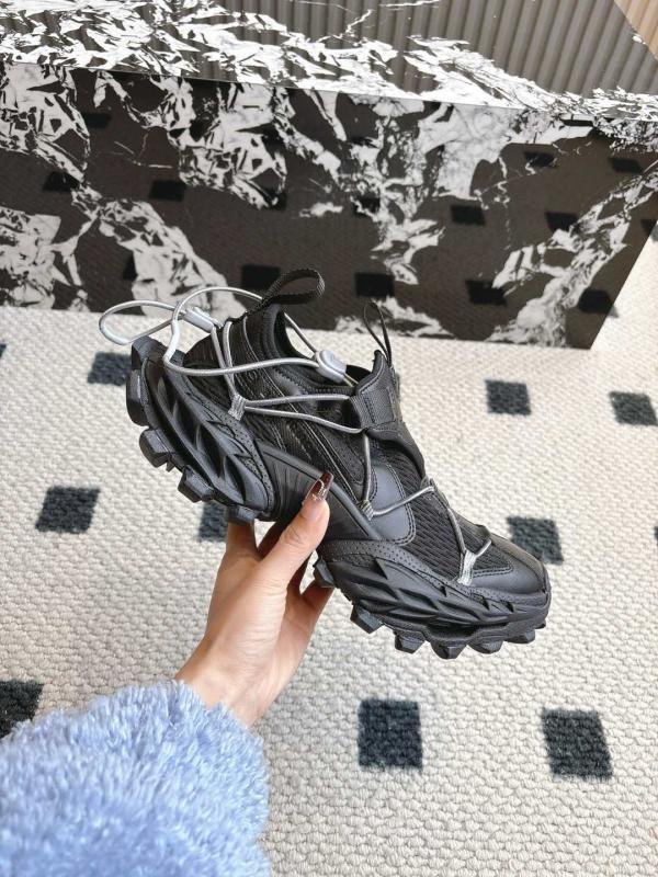 1743600247 437 BALENCIAGA 15th generation of hiking hikes couples of outdoor hiking