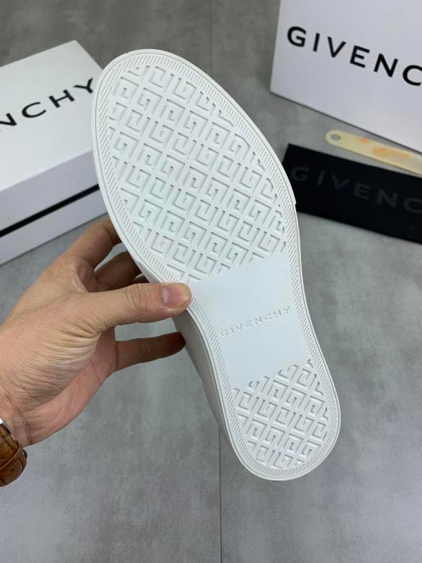 1743732137 578 Givenchy Couples high shoes