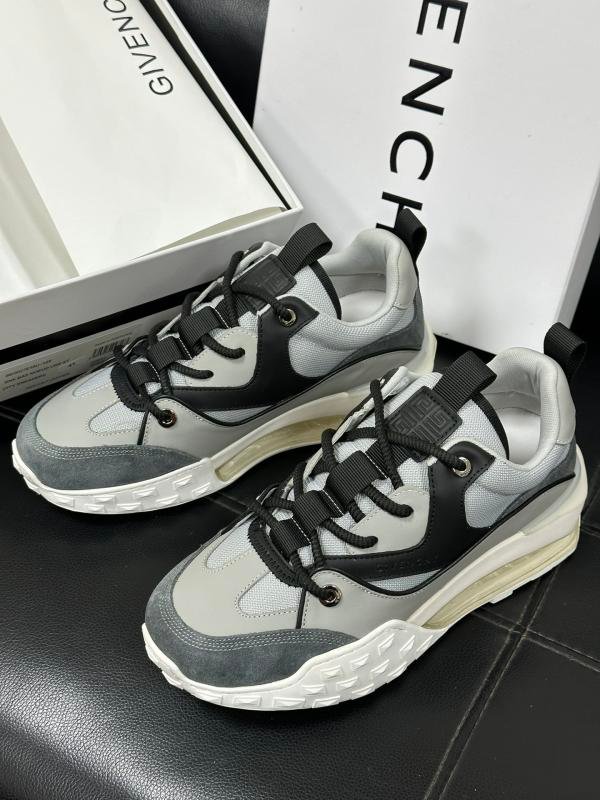 1743735799 251 Givenchy Givenchy Cowhide Wagyu Back Sweet Tissue High Enhancing Shoes