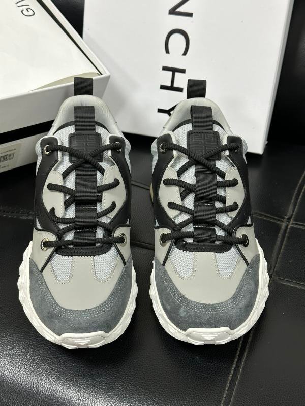 1743735799 693 Givenchy Givenchy Cowhide Wagyu Back Sweet Tissue High Enhancing Shoes