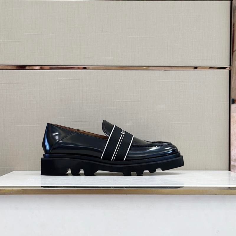 1743746852 182 Givenchy classic male LoAfers