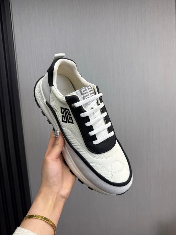 1743761600 558 Givenchy givenchy occasional sports shoes improving the height of men