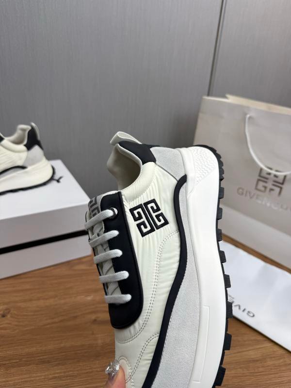 1743761600 684 Givenchy givenchy occasional sports shoes improving the height of men