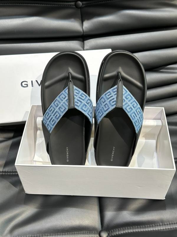 1743768897 382 Givenchy Classic Mens Tlip Flops