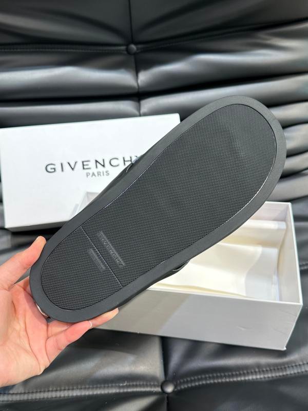 1743768898 33 Givenchy Classic Mens Tlip Flops
