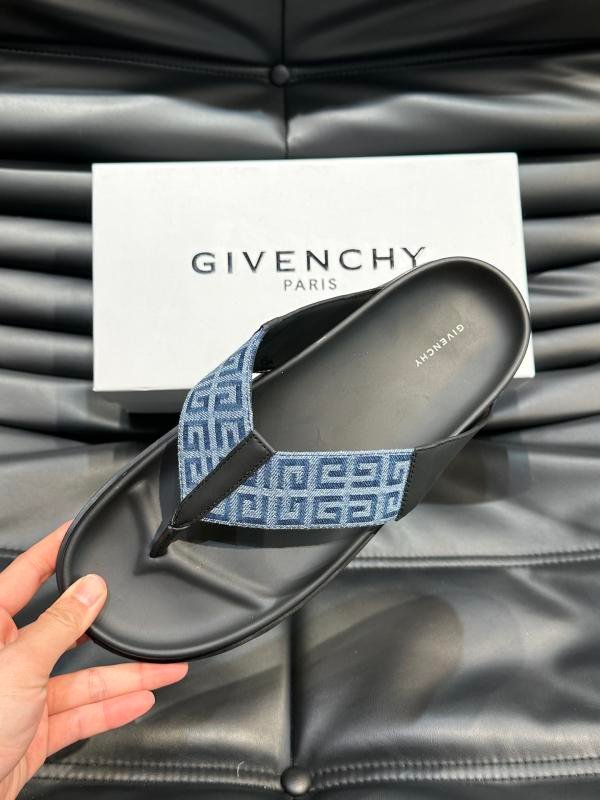 1743768898 760 Givenchy Classic Mens Tlip Flops