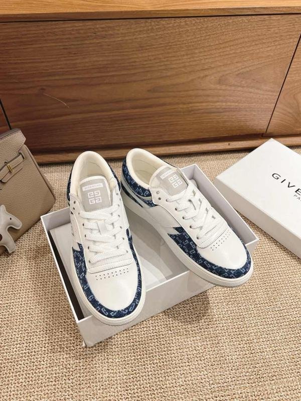1743776229 457 GIVENCHY GIVENCHY G MOVE LOW TOP SNEAKERS