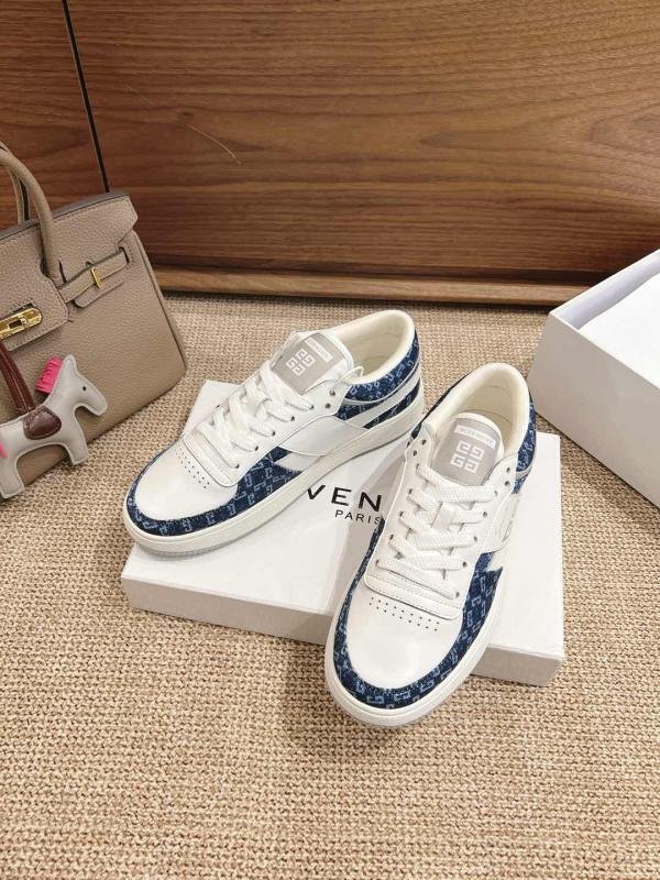 1743776229 892 GIVENCHY GIVENCHY G MOVE LOW TOP SNEAKERS
