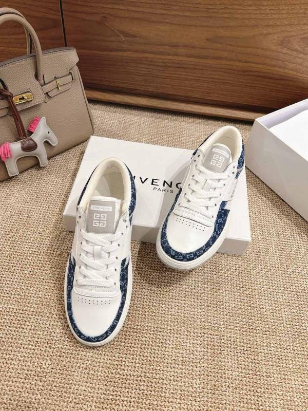 1743776230 376 GIVENCHY GIVENCHY G MOVE LOW TOP SNEAKERS