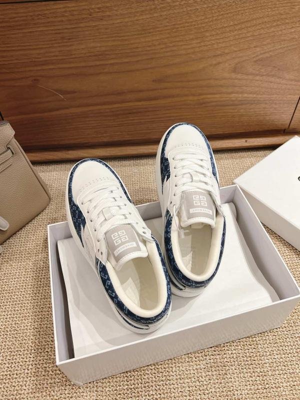 1743776230 873 GIVENCHY GIVENCHY G MOVE LOW TOP SNEAKERS