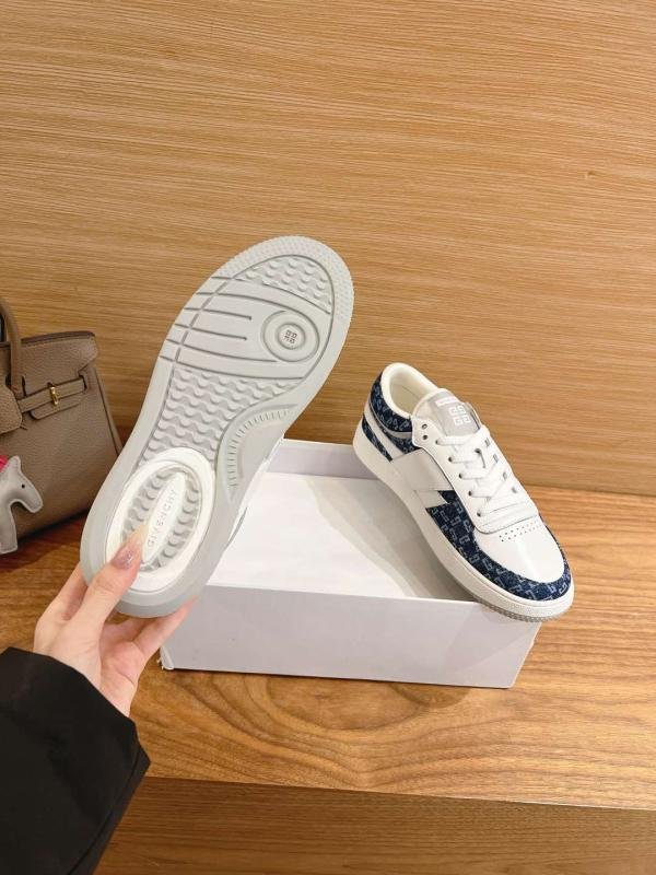 1743776231 873 GIVENCHY GIVENCHY G MOVE LOW TOP SNEAKERS