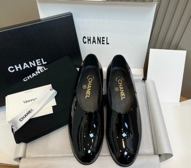 Chanel mens patent leather shoes​