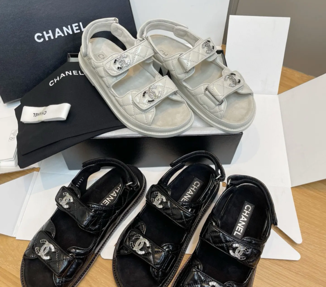 Chanel Velcro Diamond-button Beach Walk Slippers​