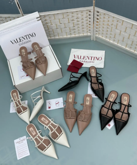 𝐕𝐚𝐥𝐞𝐧𝐭𝐢𝐧𝐨Newest pointed toe strap Flat kitten heel Muller sandals Slippers