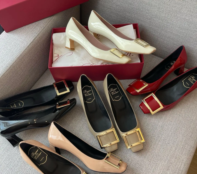 high-quality replica of Roger Vivier shoes