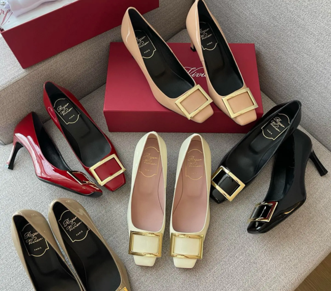 Roger vivier high heel bottom patent leather gold buckle single shoes