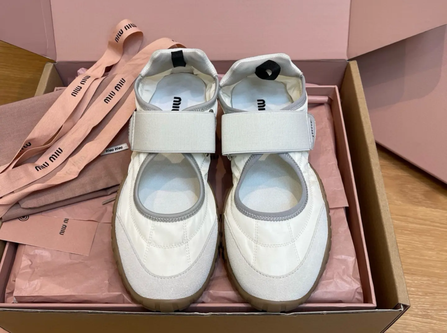  Miu Miu 25SS Spring and Summer Mary Jane Velcro Tire Shoes  (1)
