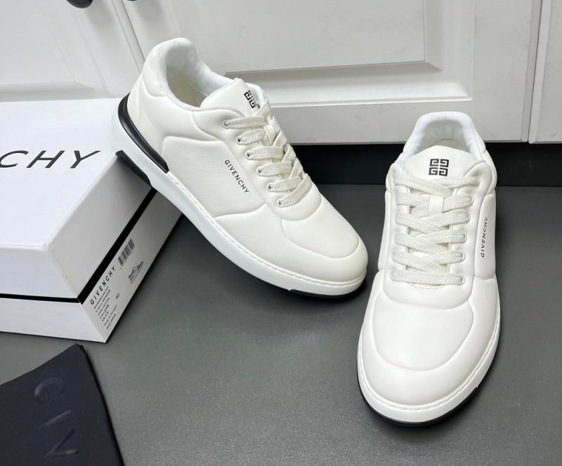 Givenchy Givenchy Wing Low-Top Casual Sneaker Lace-up