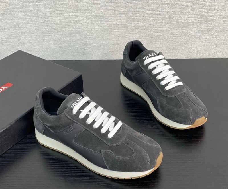 New men's new men sueded cohide enamel logo jump rooms dirty