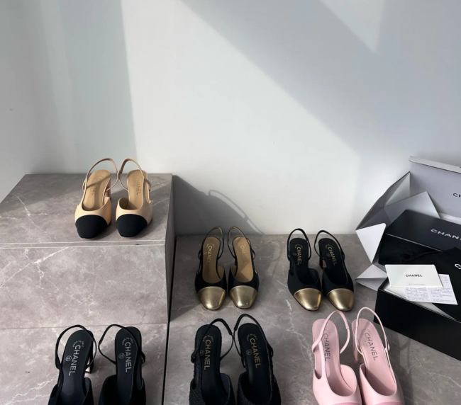 Chanel Classic Sling Back Thick Heel Flojos Sandals
