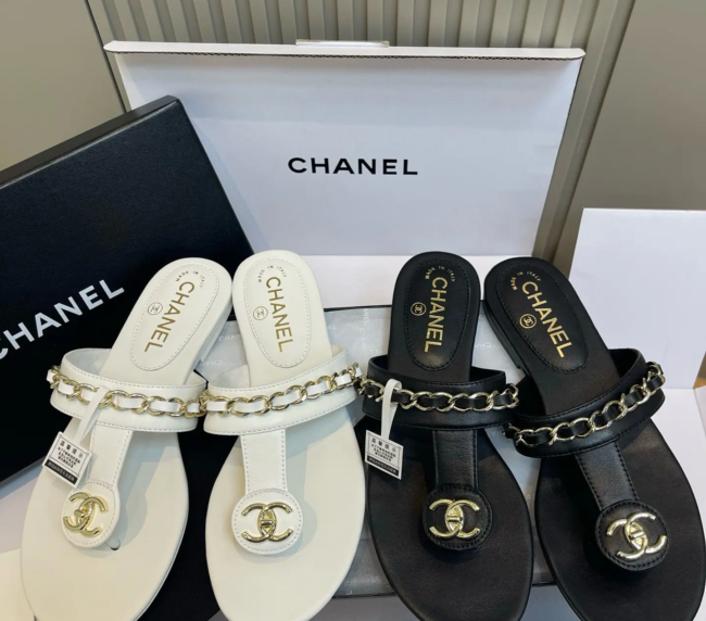 【CHANEL】𝟐𝟎𝟐𝟓 Spring and summer new foot-clip sandals (1)