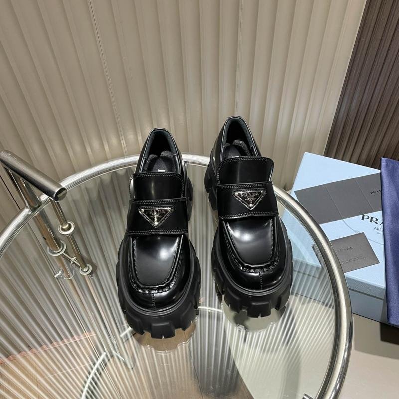 1749374430 978 Prada 2021 Classic Show New Metal Triangle Logo Sole Shoes