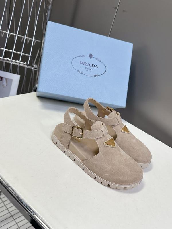 1751190480 676 Prada Spring and summer new retro triangle casual shoes