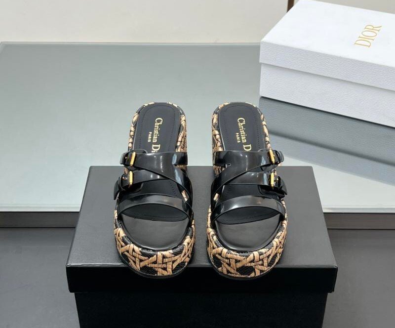 New Sandals Dior D-Atitude Cedge in spring and summer 2025