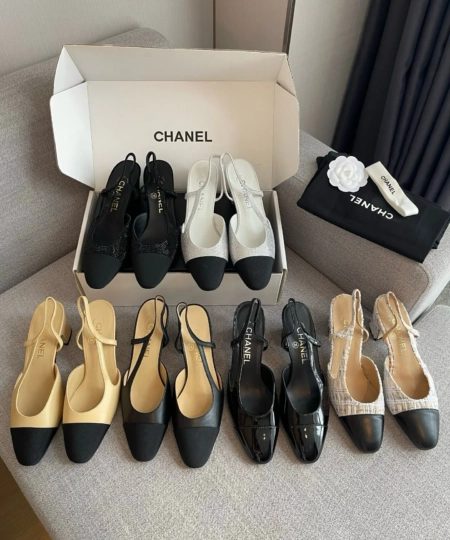 Chanel leather slingback thick-heeled sandals (1)