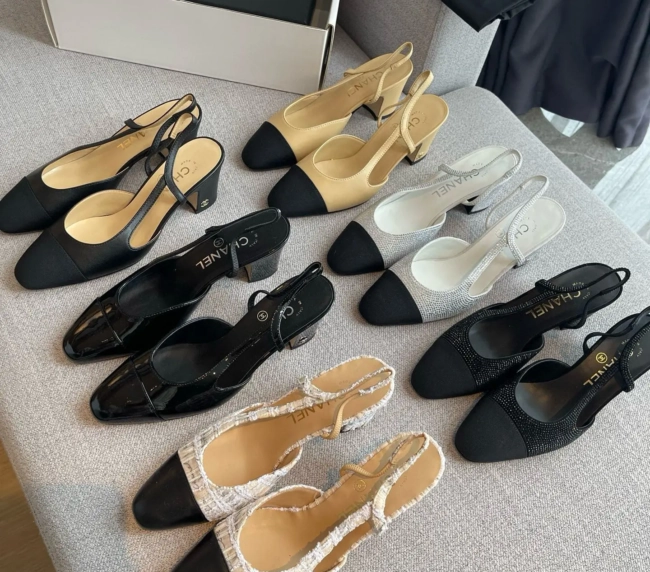 Chanel leather slingback thick-heeled sandals (2)