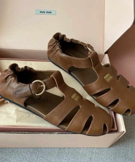 miumiu Roman hollow flat sandals (4)