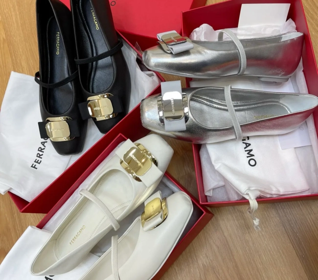 SF Ferragamo new pig nose mary jane ballet shoes (1)