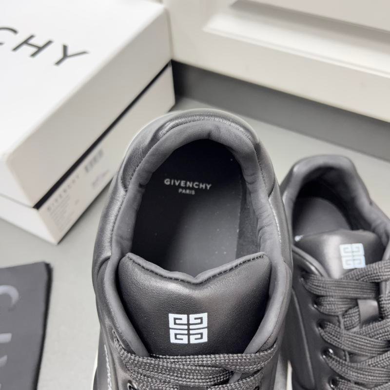 1751449937 305 Givenchy Wing Series Low Top Casual Sneakers black and white