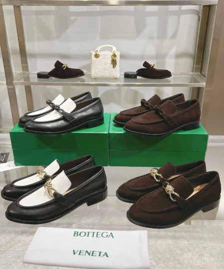 Bottega Veneta 2025 Spring Counter Model! Small round toe loafers factory wholesaler (10)
