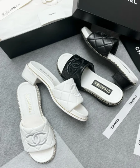 Chanel 2025 Spring Model Top-grade Thick Heel Diamond Chain Double C Embroidered Sandals and Slippers (3)