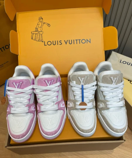 LV 𝐭𝐫𝐚𝐢𝐧𝐞𝐫𝟐𝟎𝟐𝟓 latest color matching sneakers in denim series (3)