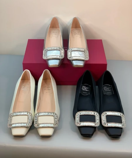 Roger Vivier limited edition mid-heel diamond buckle shoes (3)