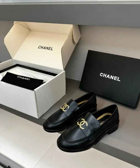 Top version CHANEL new camellia buckle loafers (1)