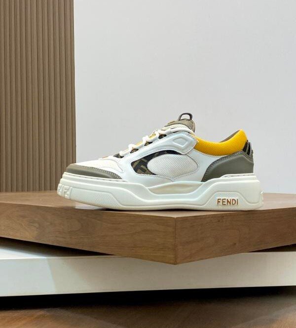 Original relaxed high -end Fendi