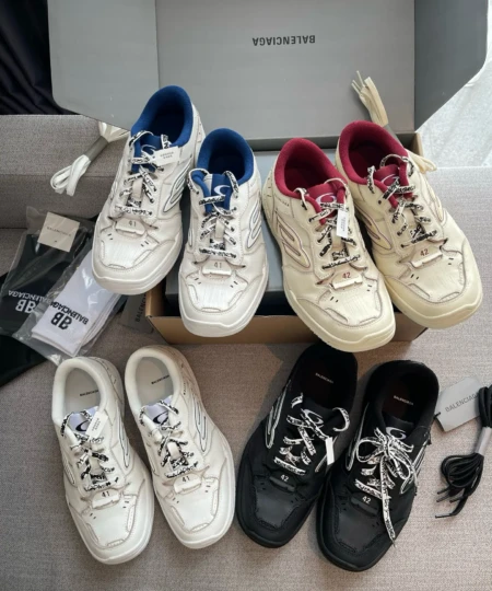 Balenciaga new Winter 2025 Hamptons couples sneakers (3)